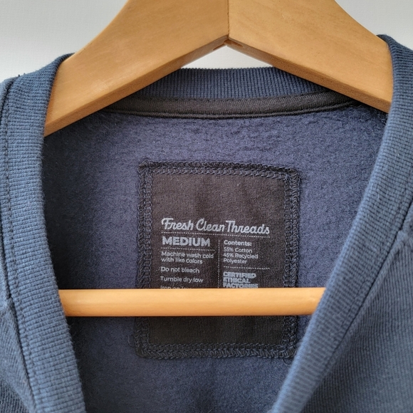 Fresh Clean Threads Men's Size Medium FTC Dark Navy Crewneck Sweatshirt Elevated - Picture 5 of 6